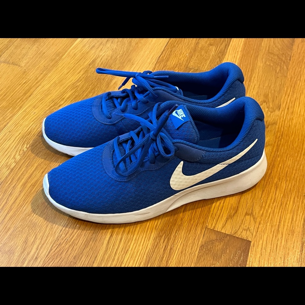 NIKE SNEAKERS MENS SIZE 10 LIKE NEW